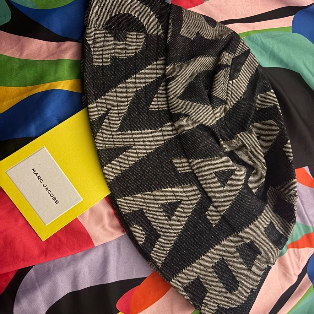 Marc Jacobs Black and Gray Bucket Hat